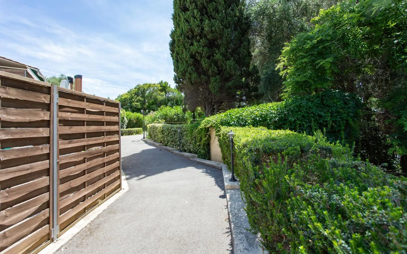 C12 - 2 Bdr Duplex In Mougins - 2 Parking Spaces, Ac, Balcony & Pool 0*,  França